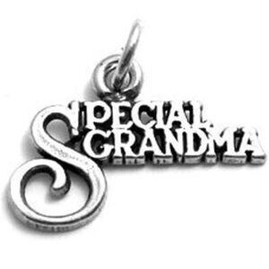 LOVELY "SPECIAL GRANDMA" CHARM IN STERLING SILVER